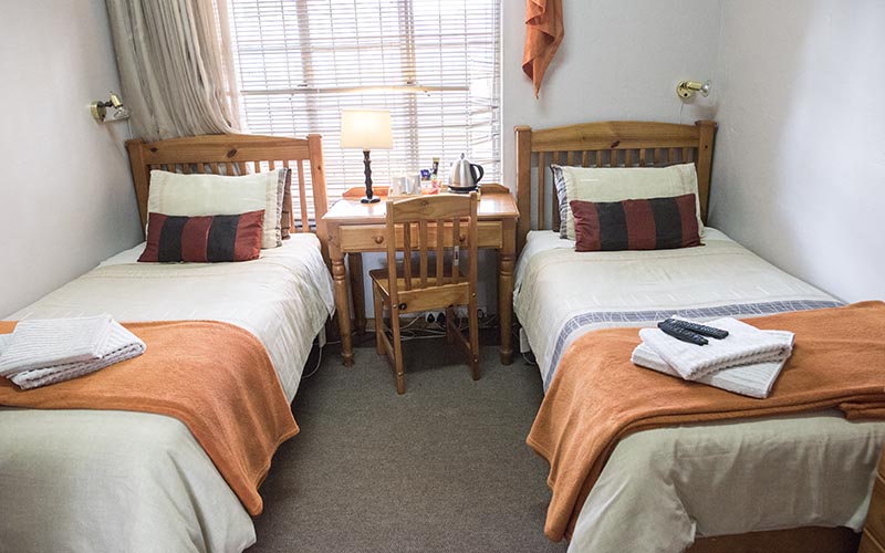 room in family flat duinerus bloemfontein